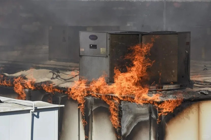 Latest company blogs about Frequent Lithium-Ion Battery Charging Fires: For Enterprises, Professional Charging Cabinets Are Not an Option — They Are a Necessity